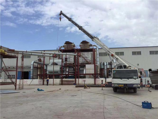 南丹县“手脚齐动”—— 吊车的 “协同作业” 技术