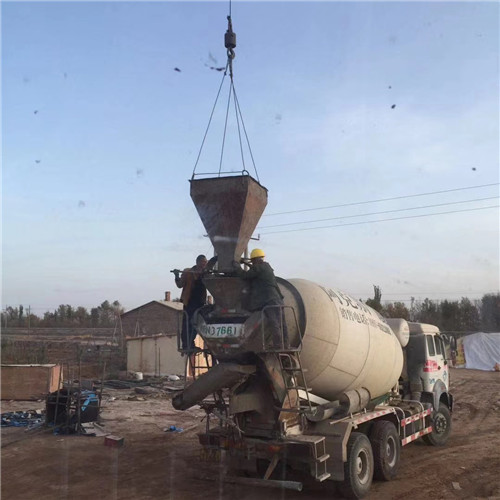 南丹县“精准瞄准”—— 吊车的 “定位导航” 技术